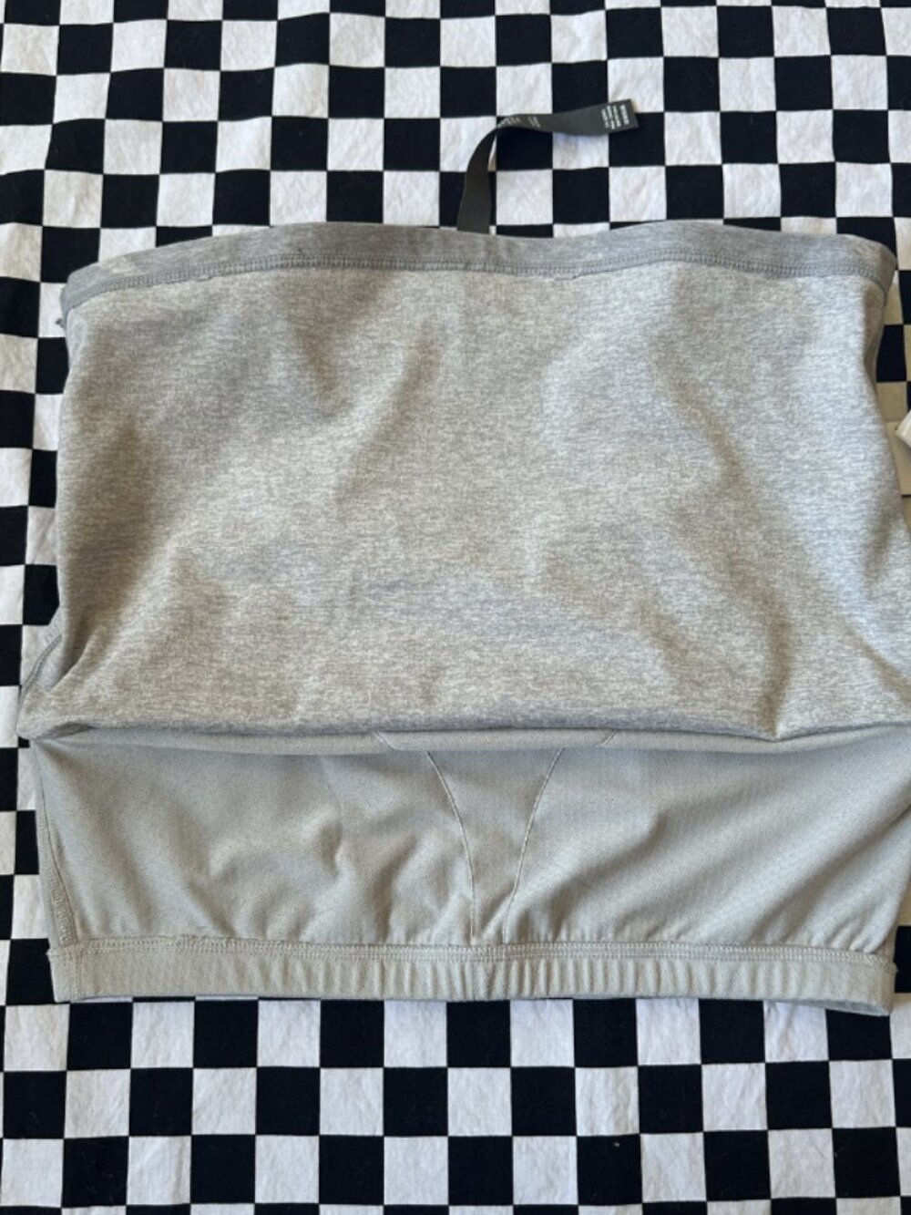 Vuori Grey Camo Workout Crop Tank - Picture 4 of 8